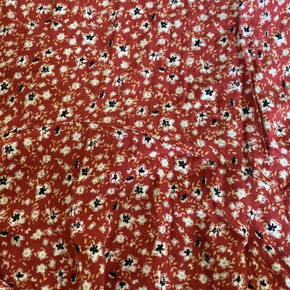 Flowy Red Romper - Picture 2 of 2